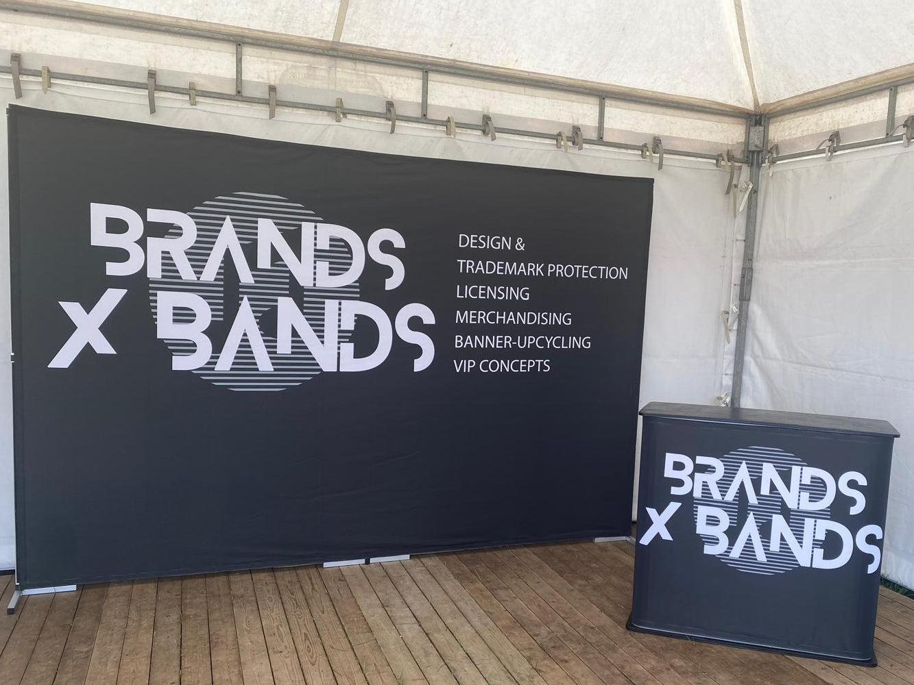 Backdrop - Configure your stage banner